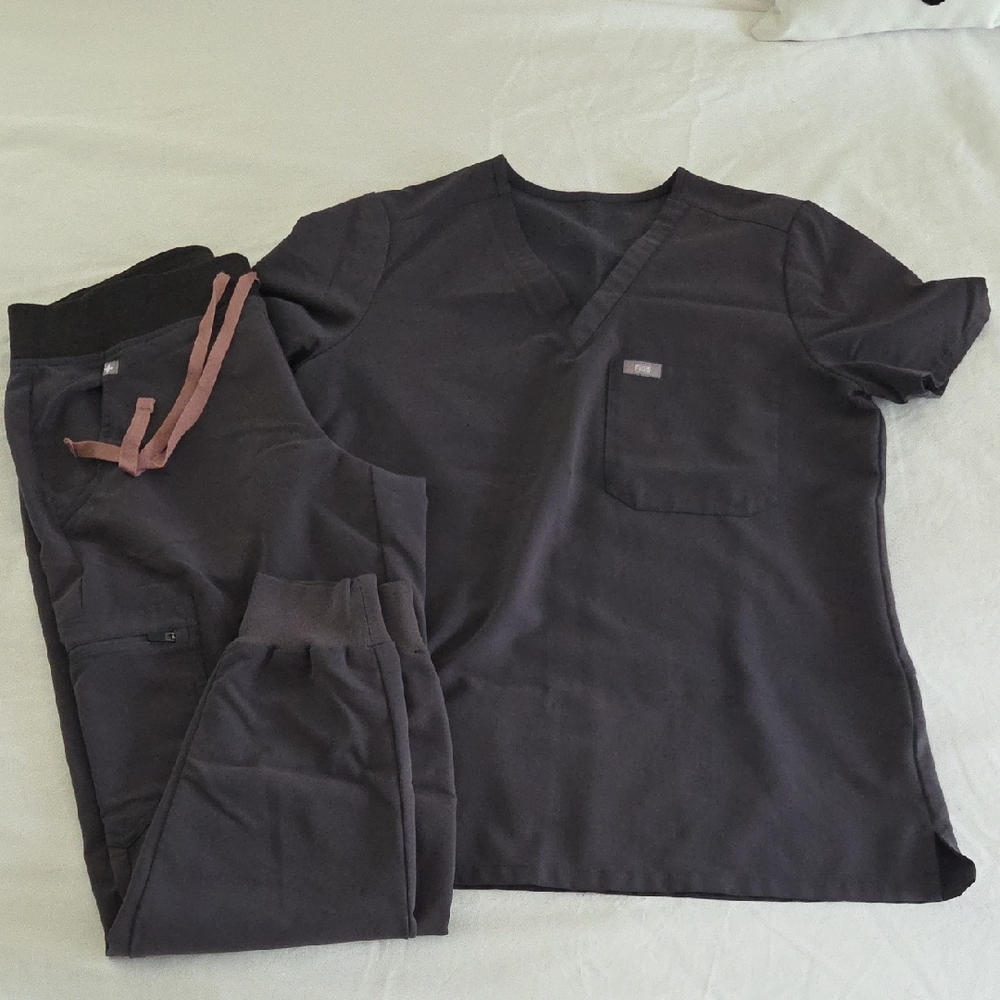 Figs Dark Gray Scrub Set Catarina And Zamora